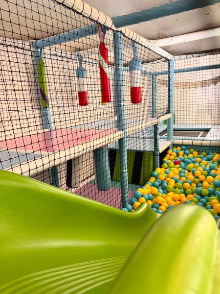 EziuaMea Loc de Joaca Sector 3